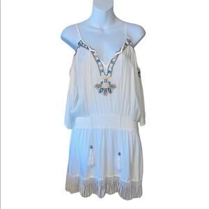 Romeo & Juliet Couture white cold shoulder elastic waist fringe mini dress